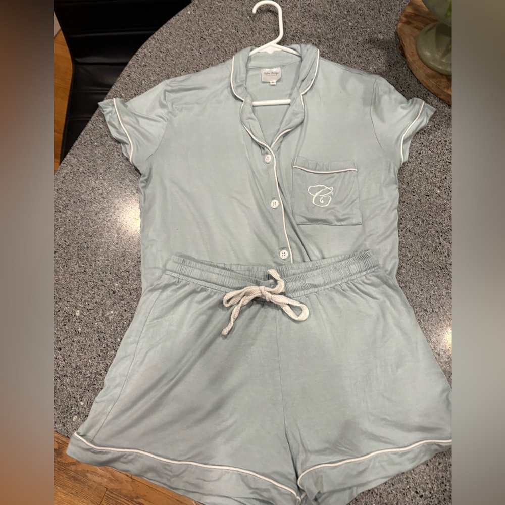 Seline Lounge size small two piece pajamas